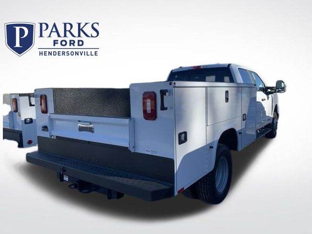 2026 Ford F-350 Super Duty Chassis Cab XL's photo
