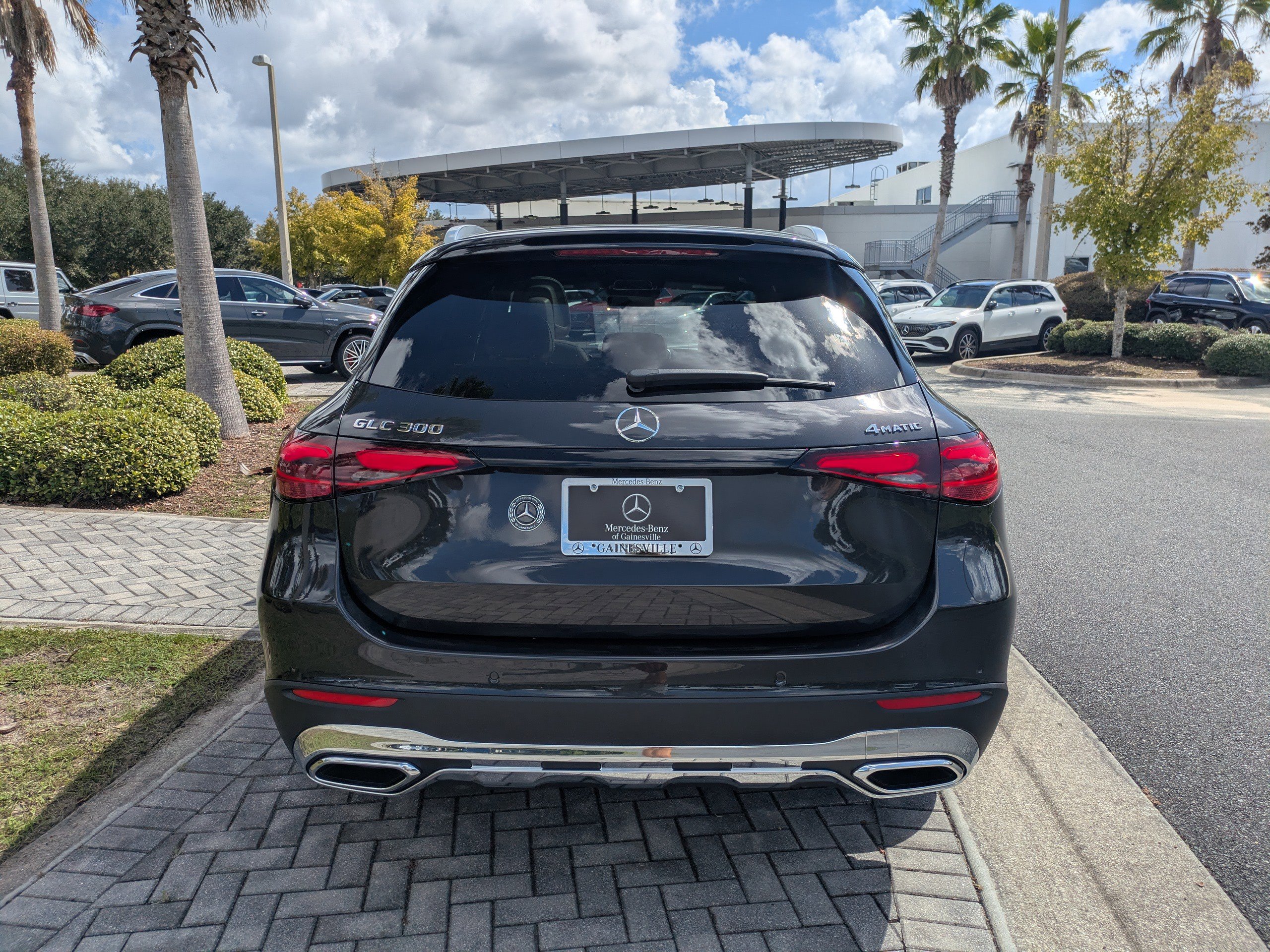 2026 Mercedes Benz GLC 300 4MATIC photo 4