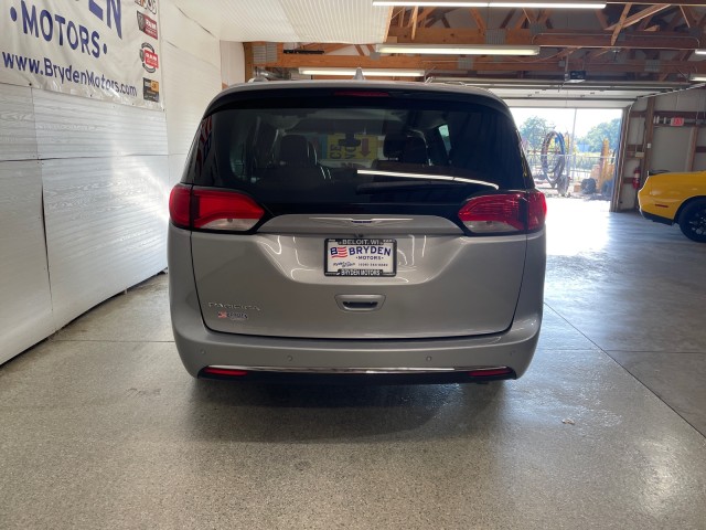 2019 Chrysler Pacifica Touring L photo 4