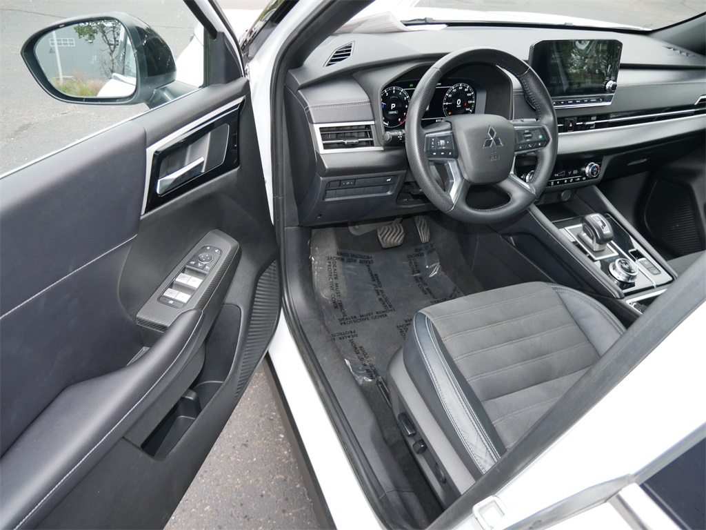2023 Mitsubishi Outlander Ralliart SE Black Edition photo 9