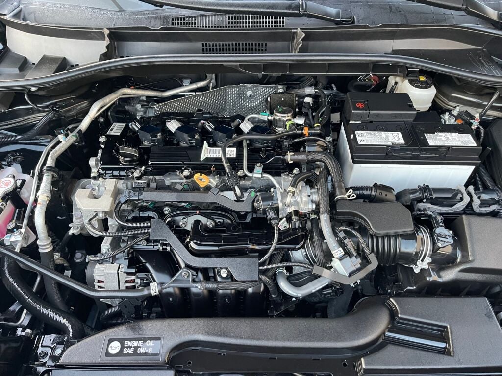 2024 Toyota Corolla Cross L photo 19