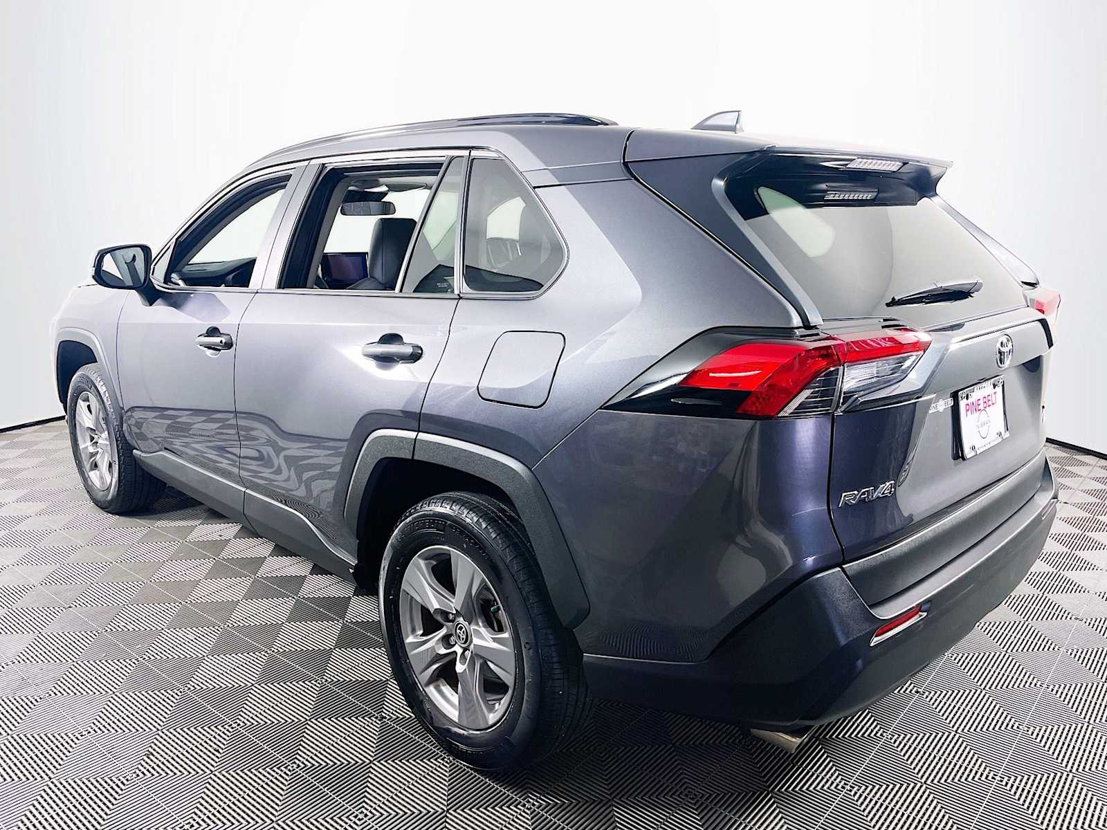 2024 Toyota RAV4 XLE photo 6