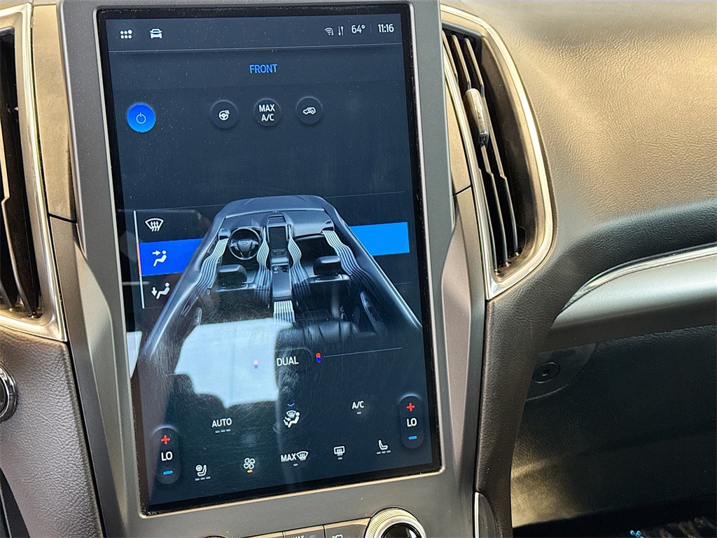 2024 Ford Edge Titanium photo 12