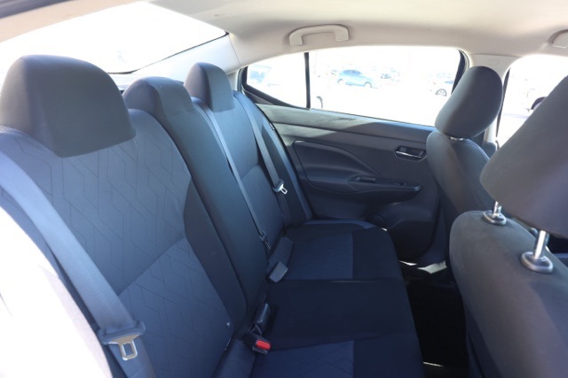 2023 Nissan Versa 1.6 SV photo 15