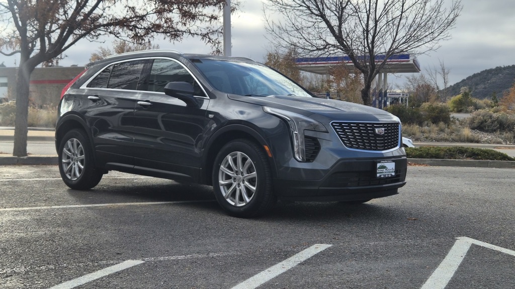 2019 Cadillac XT4 Luxury photo 2