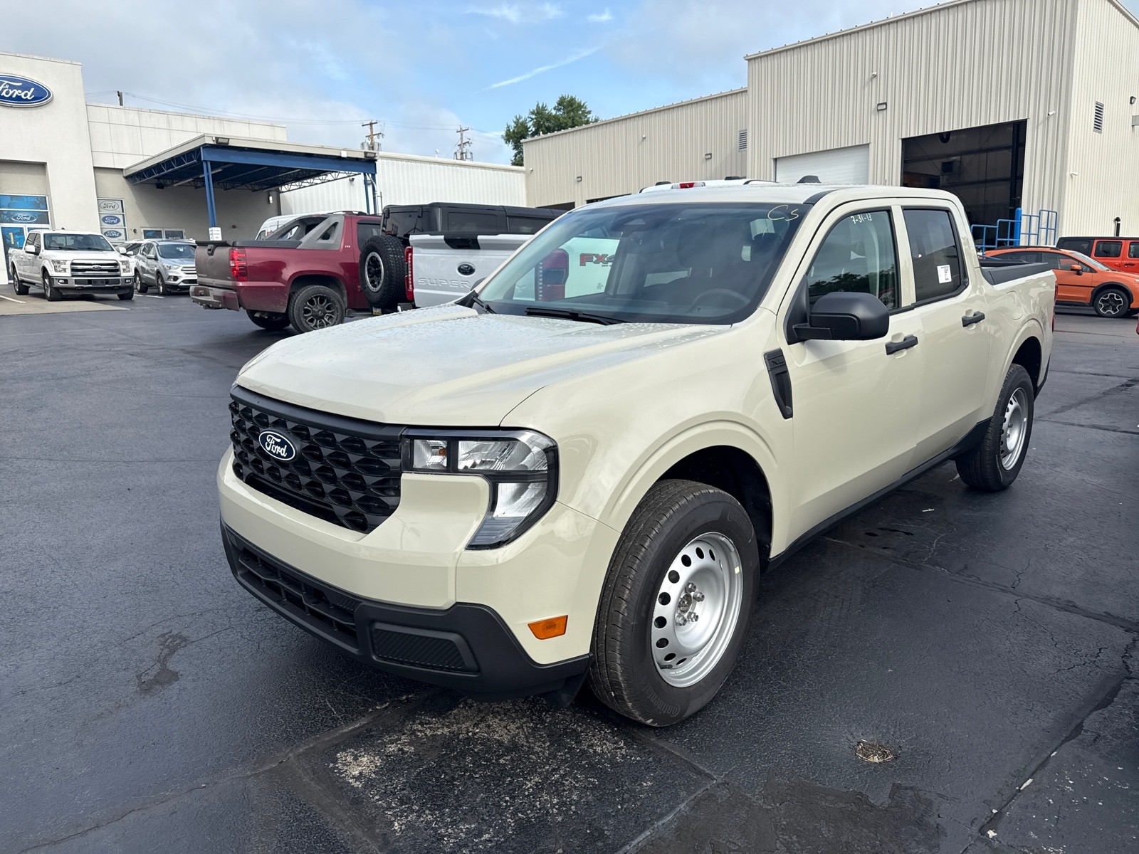 2025 Ford Maverick XL's photo