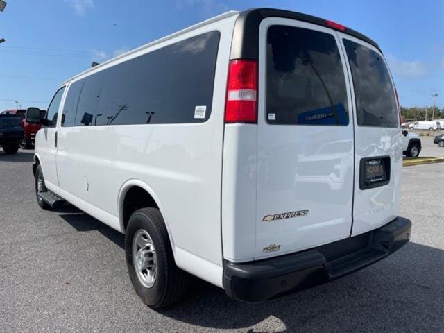 2022 Chevrolet Express Passenger 3500 photo 5