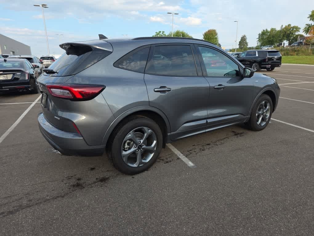 2023 Ford Escape ST-Line photo 3