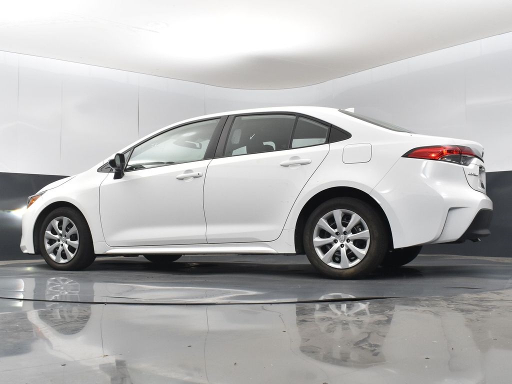 2024 Toyota Corolla LE photo 12