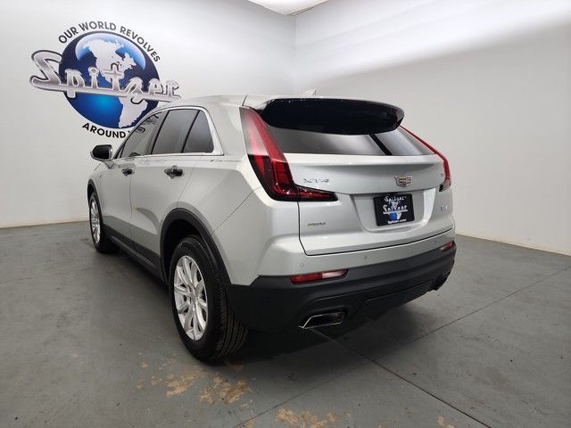 2019 Cadillac XT4 Luxury photo 2