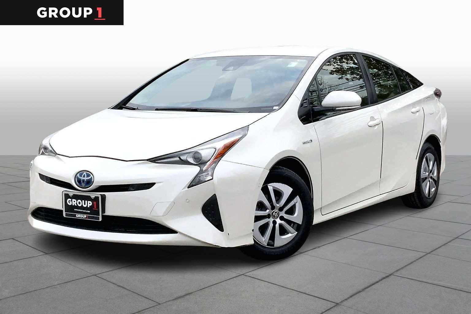 2018 Toyota Prius Two's photo