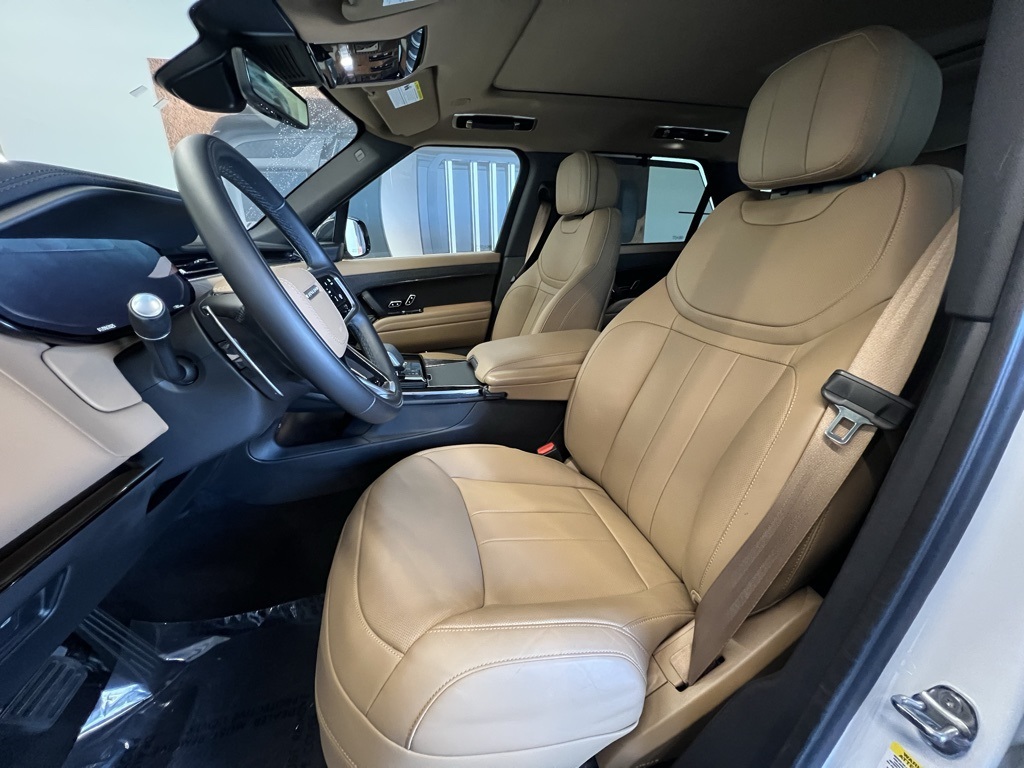 2025 Land Rover Range Rover Sport SE photo 11