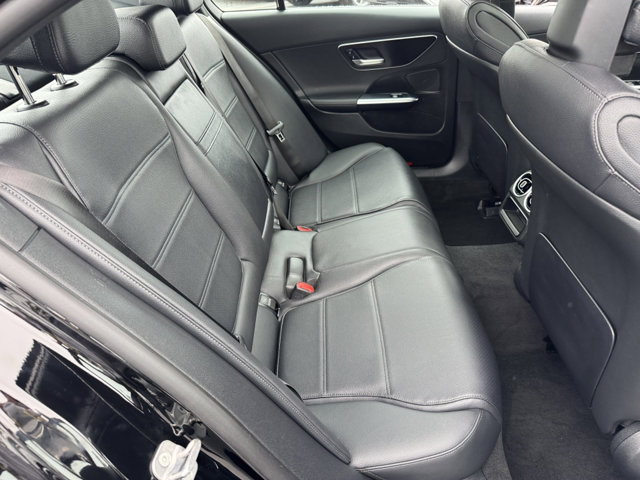 2025 Mercedes Benz C 300 4MATIC photo 4