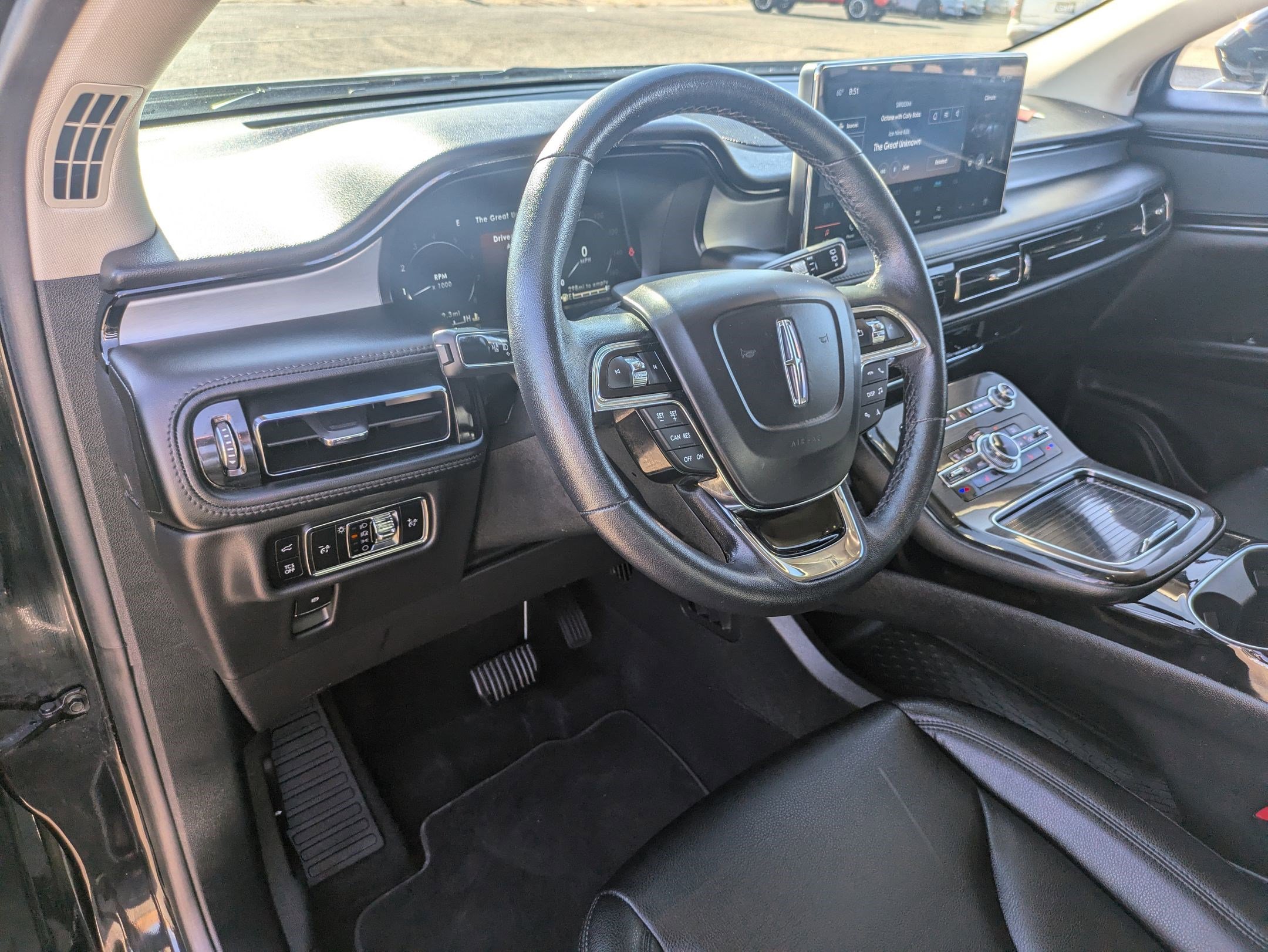 2023 Lincoln Nautilus Standard photo 13