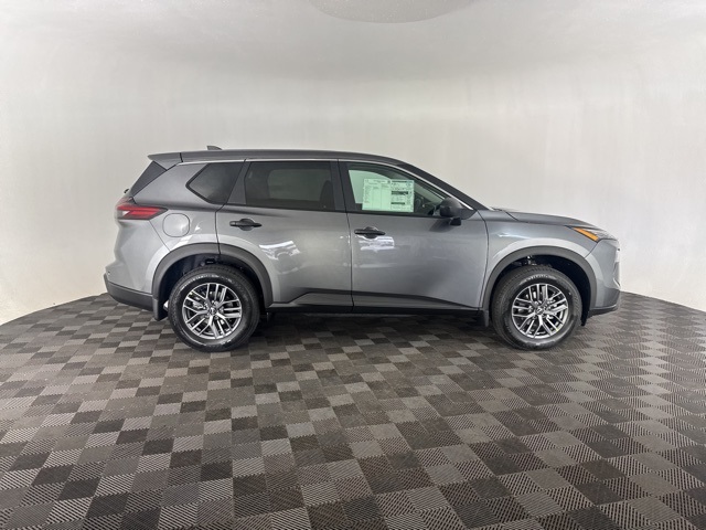 2025 Nissan Rogue S photo 4