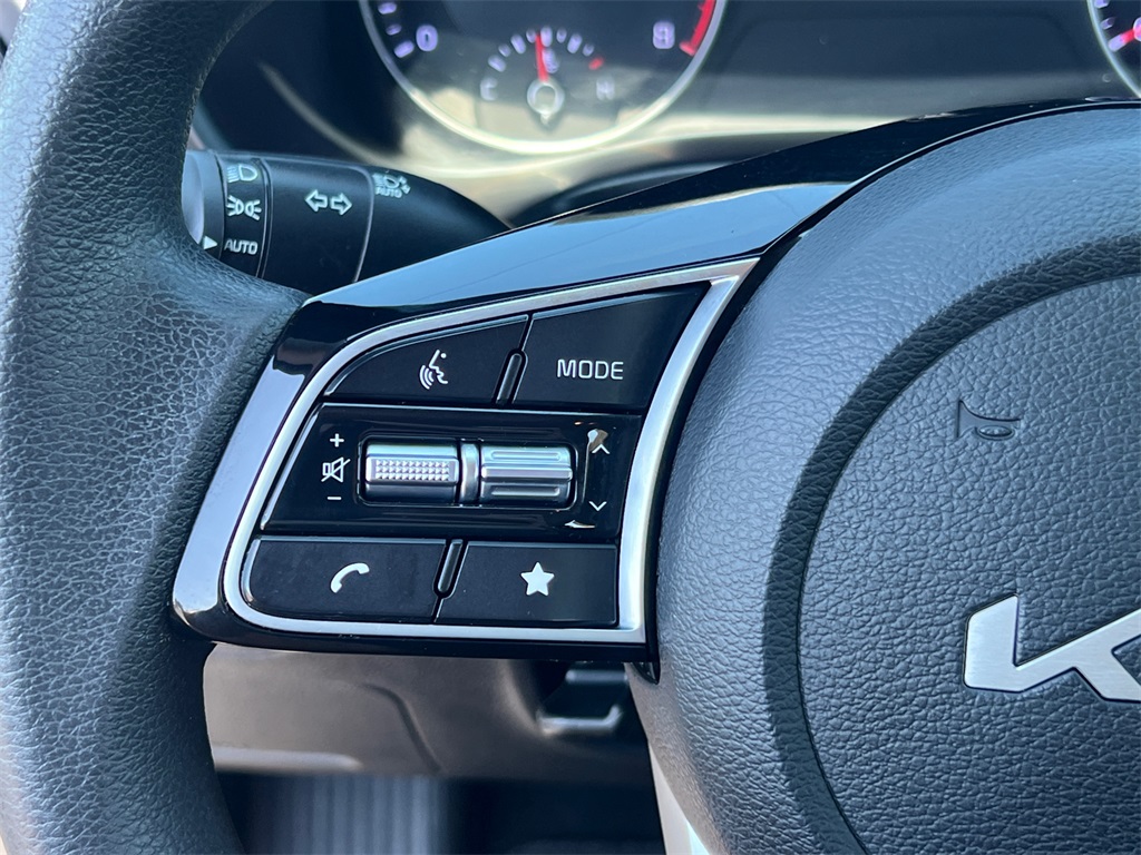 2024 Kia Forte LXS photo 24