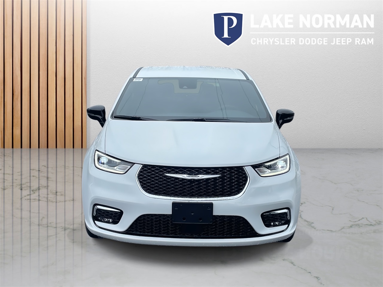 2026 Chrysler Pacifica photo 2
