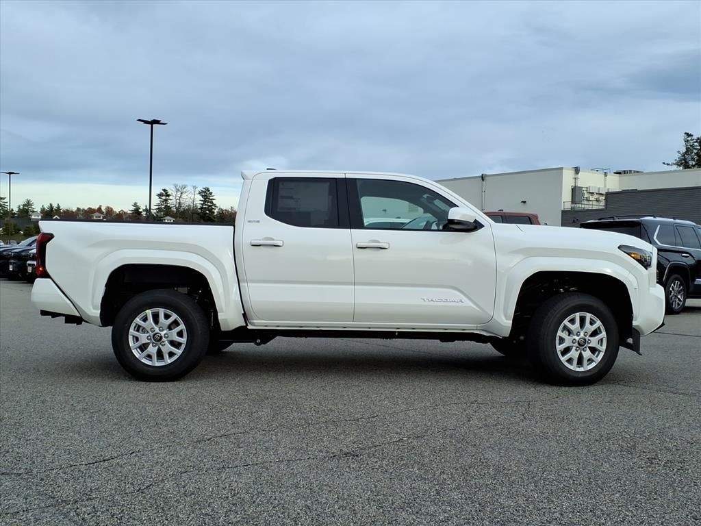 2025 Toyota Tacoma SR5 4x4 Double Cab photo 3