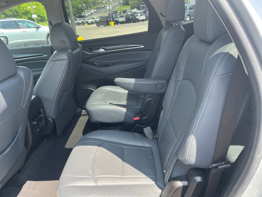 2021 Buick Enclave Essence photo 17