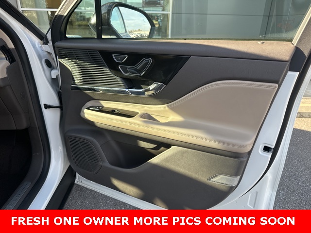 2021 Lincoln Corsair Standard photo 4