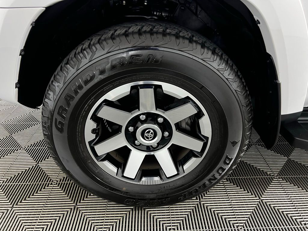 2024 Toyota 4Runner TRD Off-Road Premium photo 4