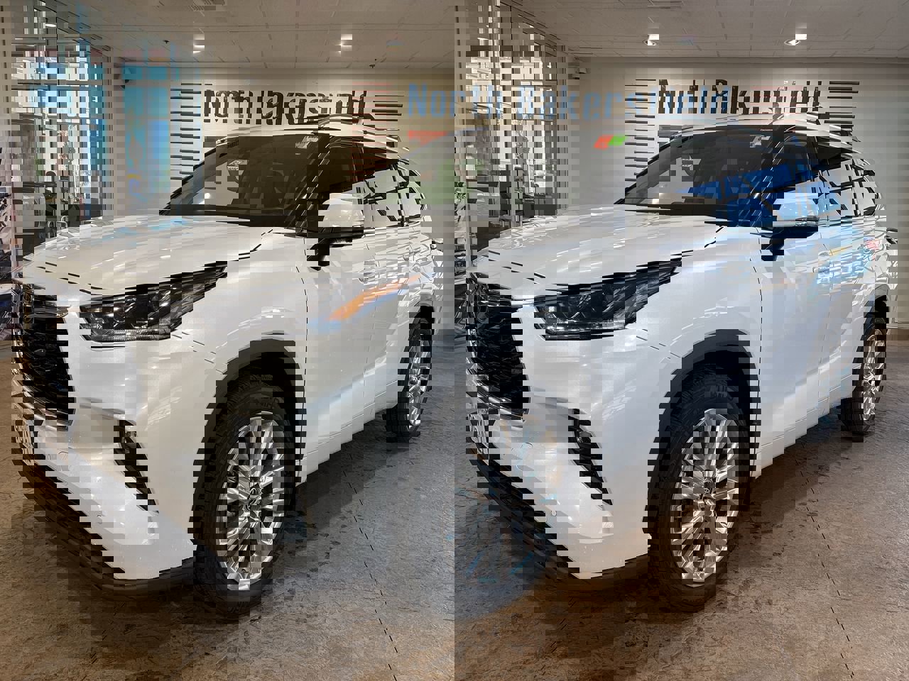 2023 Toyota Highlander Limited's photo