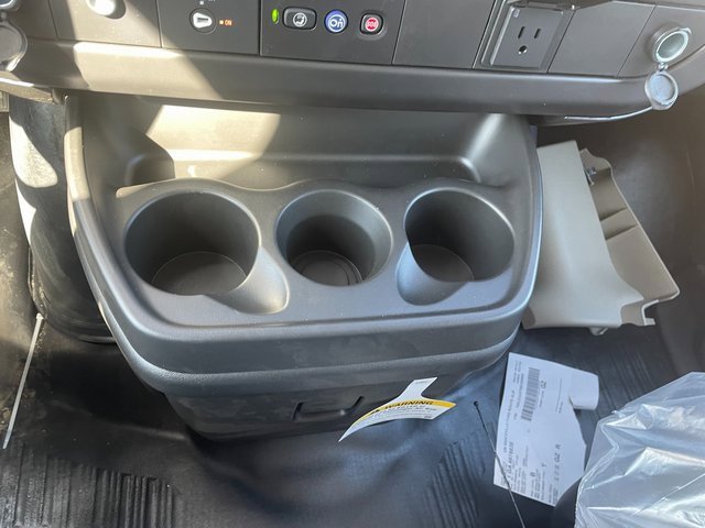 2025 Chevrolet Express Cargo 3500 photo 13