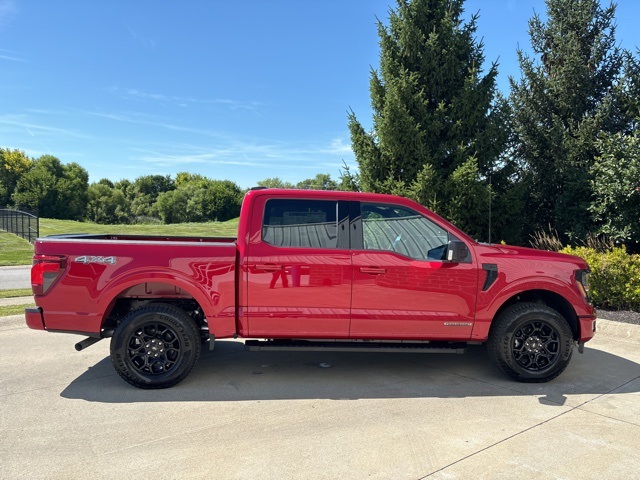 2025 Ford F-150 XLT photo 3