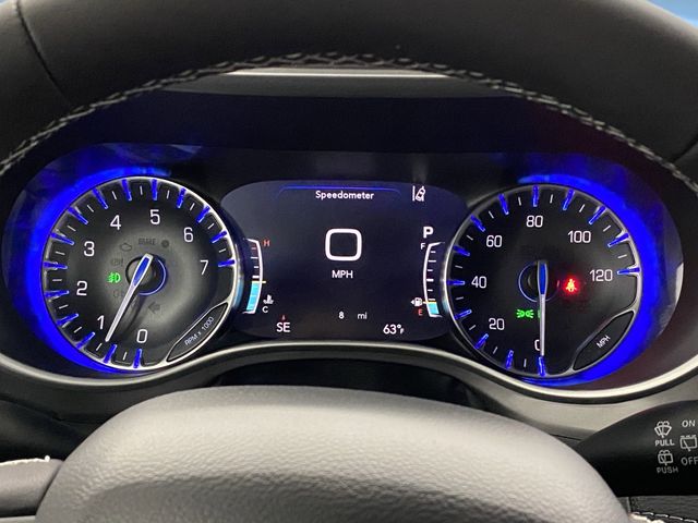 2025 Chrysler Pacifica photo 18