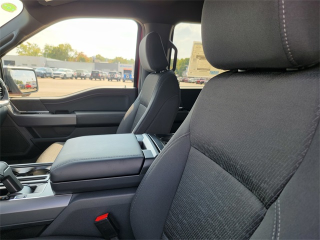 2025 Ford F-150 XLT photo 13