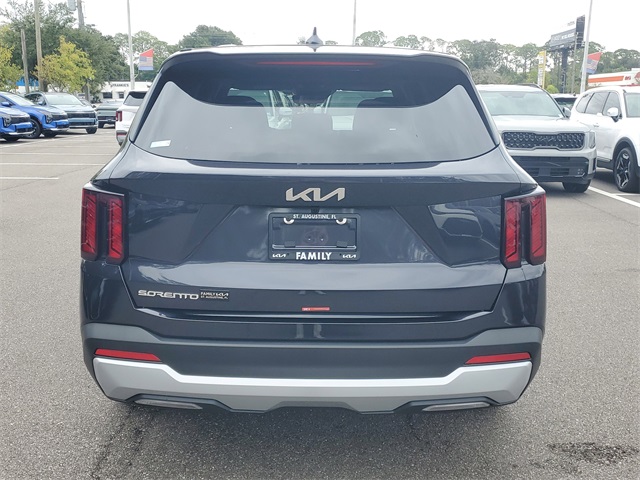 2026 Kia Sorento LX photo 4