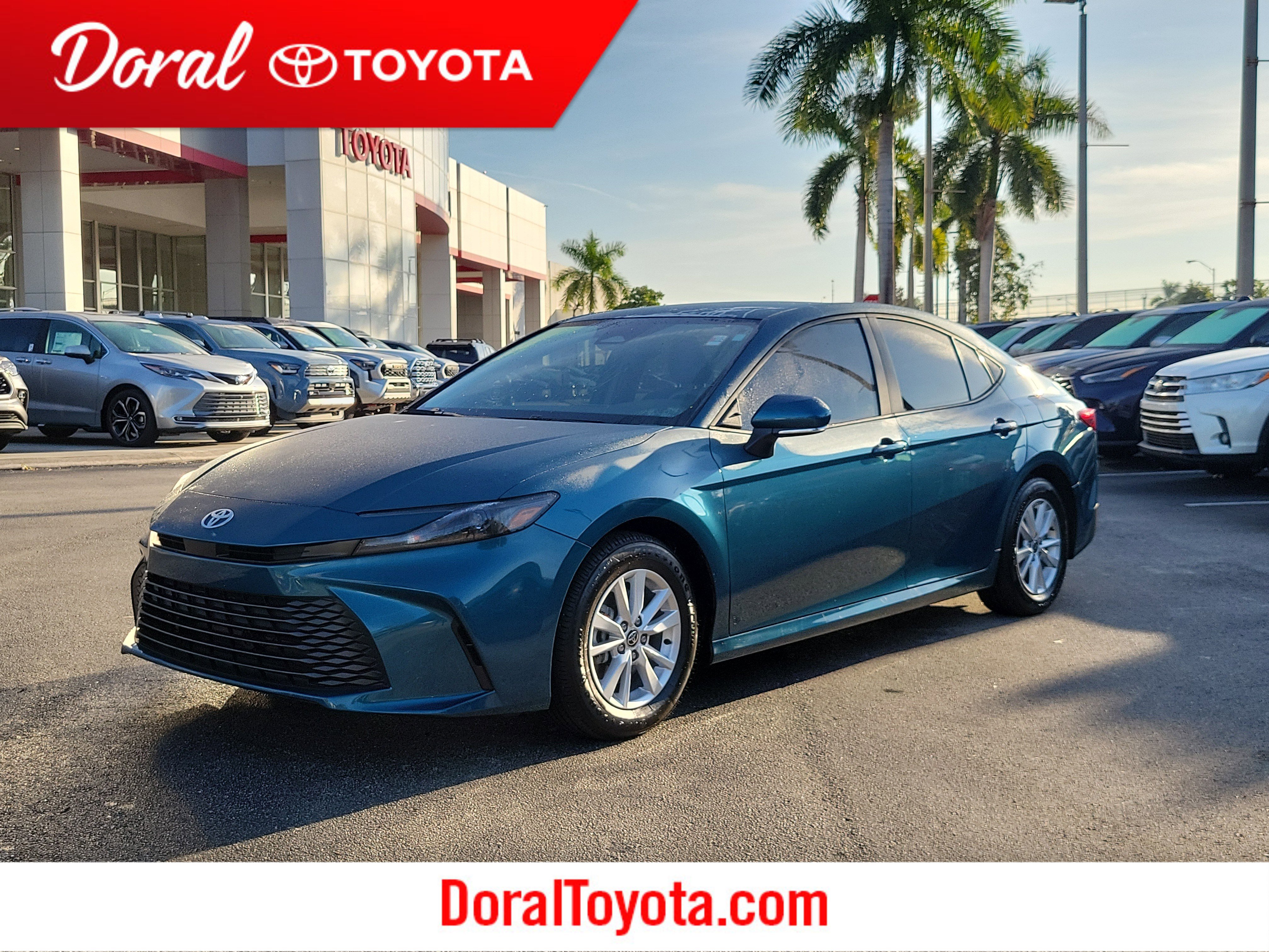 2025 Toyota Camry LE's photo