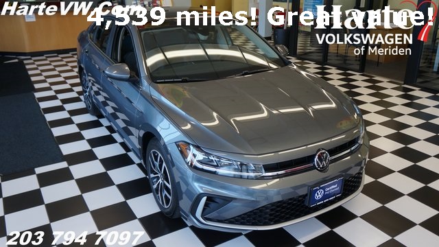 2025 Volkswagen Jetta SE's photo