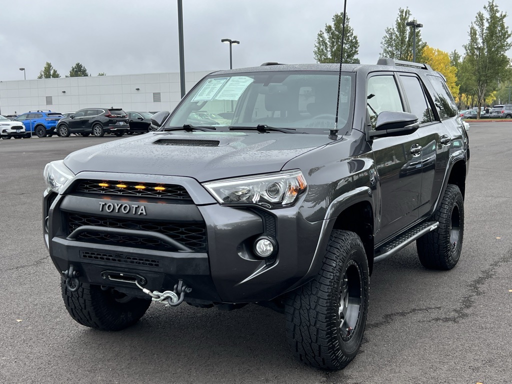 2019 Toyota 4Runner TRD Off-Road Premium photo 3