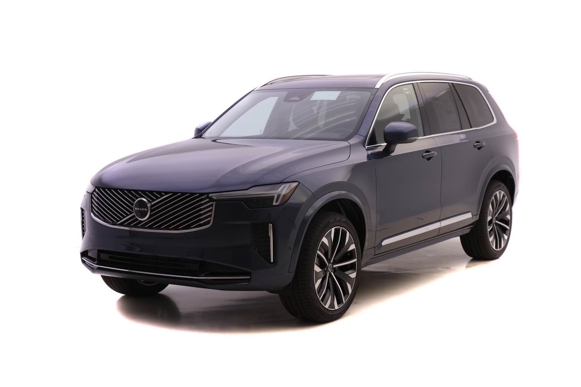 2026 Volvo XC90 Plus's photo