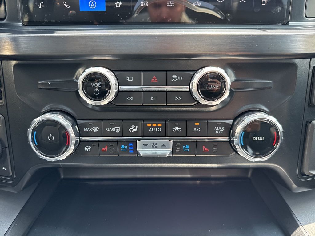 2025 Ford F-350 Lariat photo 30