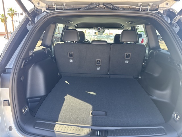 2025 Jeep Grand Cherokee Limited photo 4