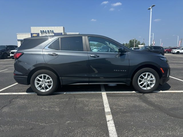 2023 Chevrolet Equinox LT photo 2