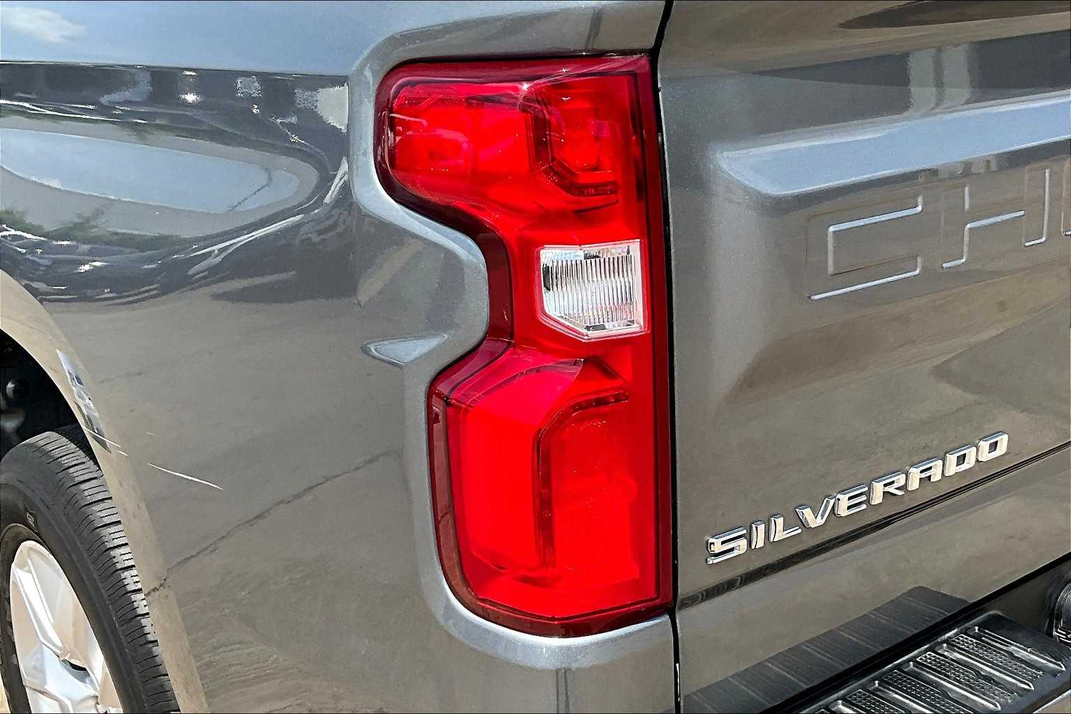 2020 Chevrolet Silverado 1500 Custom photo 27