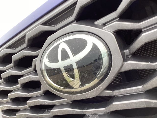 2023 Toyota Tacoma SR5 photo 2