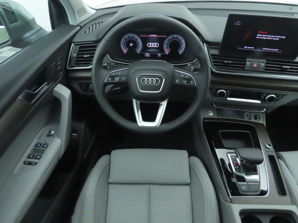 2025 Audi Q5 45 S line Premium Plus photo 10