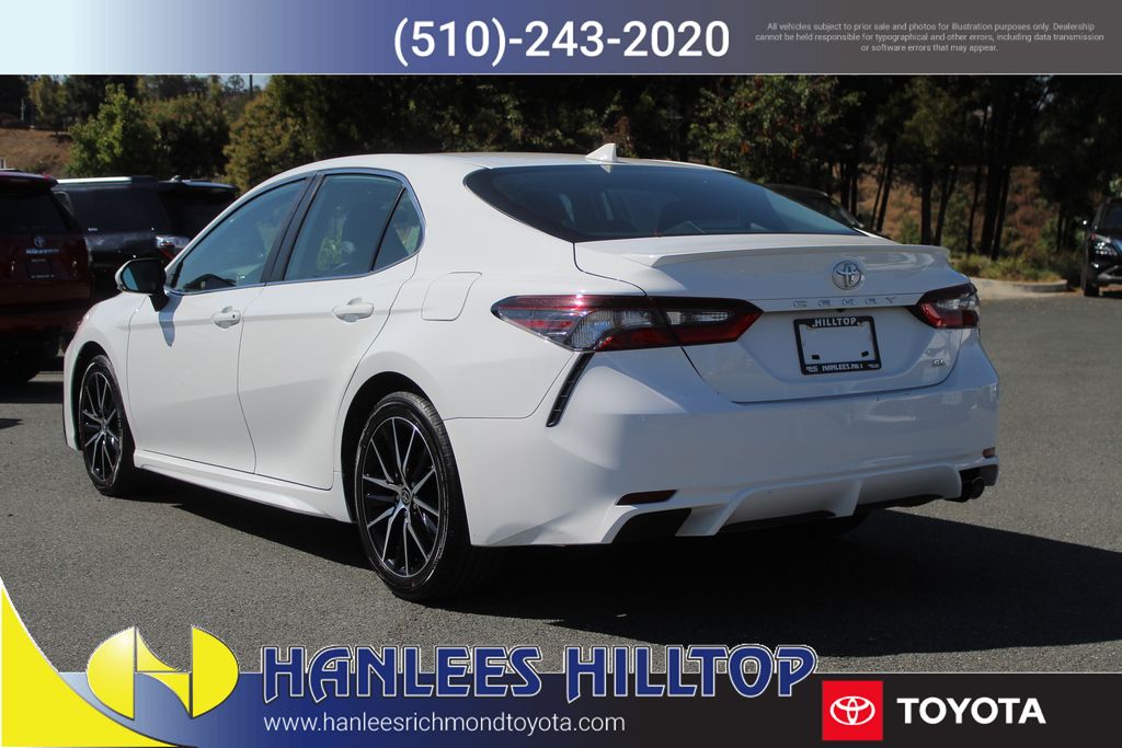2024 Toyota Camry SE photo 7