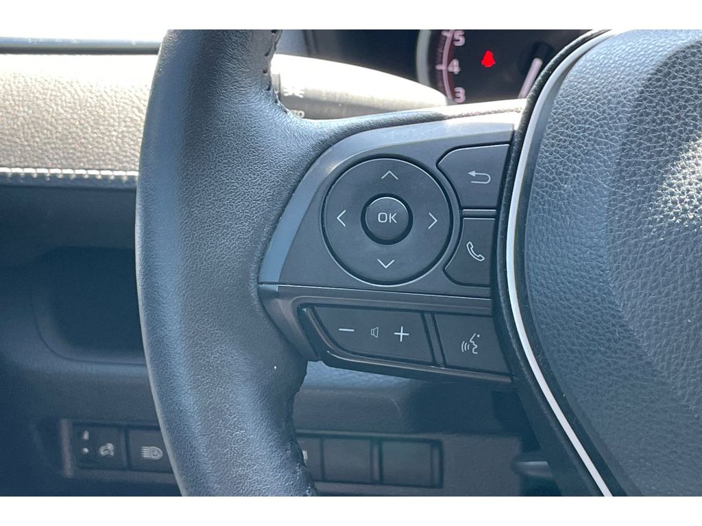 2023 Toyota RAV4 XLE photo 31