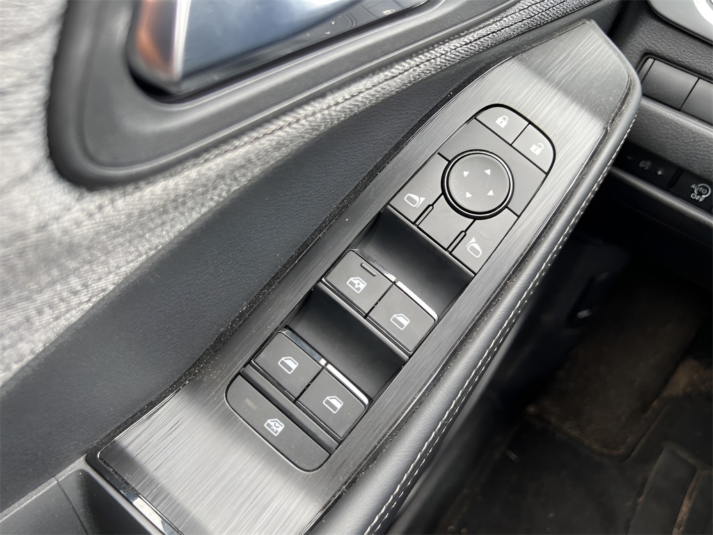 2023 Nissan Rogue SV photo 26