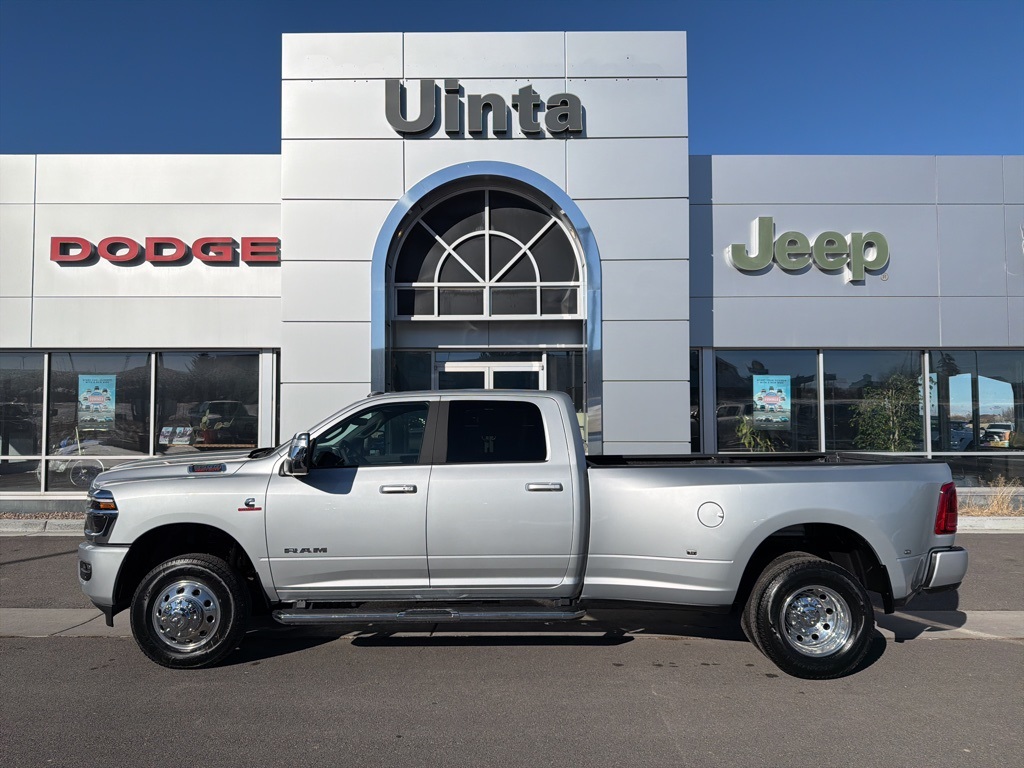 2026 RAM Ram 3500 Pickup Laramie's photo