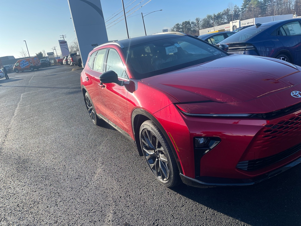 2025 Toyota Crown Signia Limited's photo