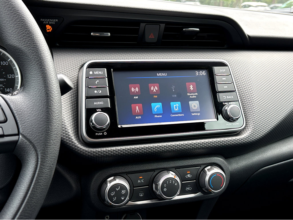 2020 Nissan Kicks SV photo 19