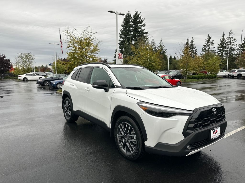 2026 Toyota Corolla Cross XLE's photo