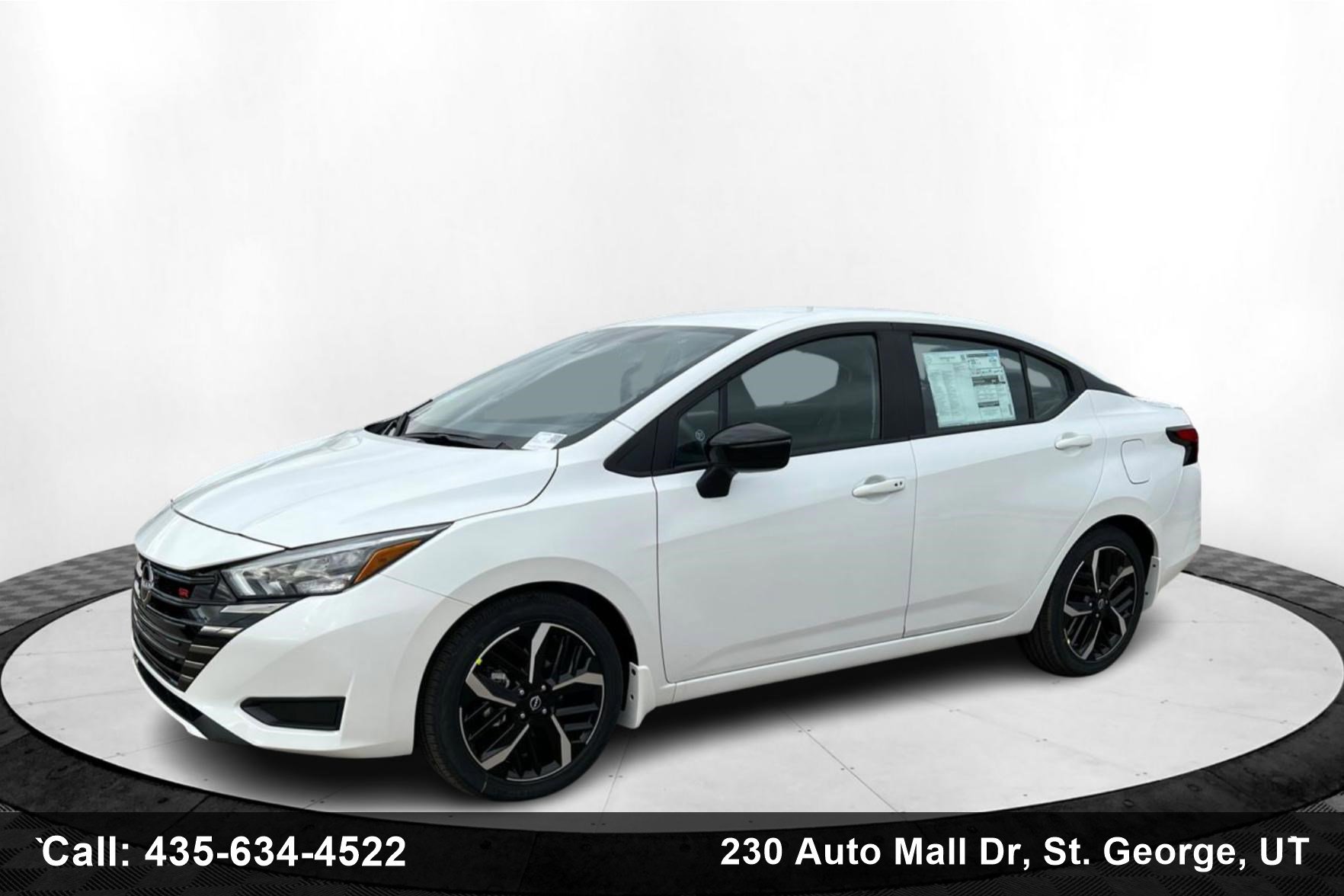 2025 Nissan Versa Sedan SR's photo