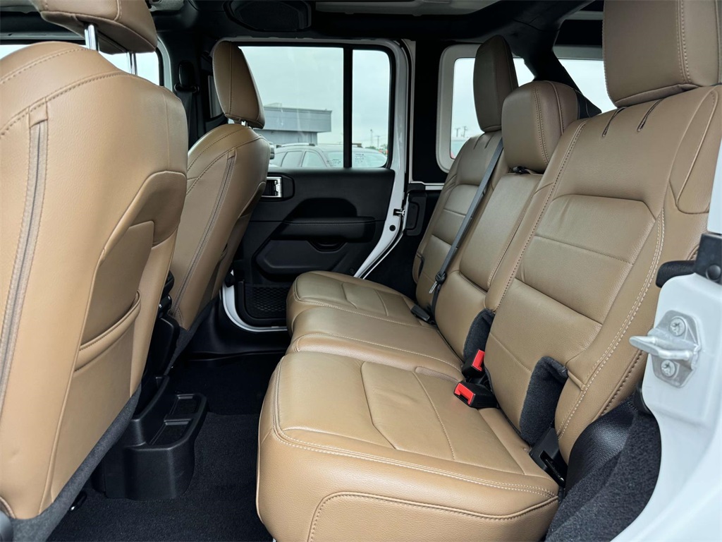 2021 Jeep Wrangler Unlimited Sahara photo 9